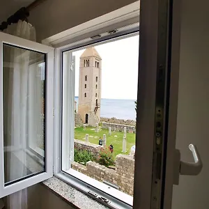 Apartman Nada, Rab Town