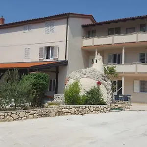 Gostinjska kuća Ribica, Rab Town